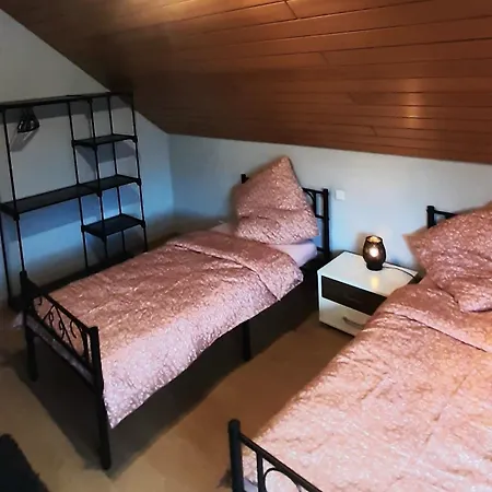 Schoen Und Bequem Apartment